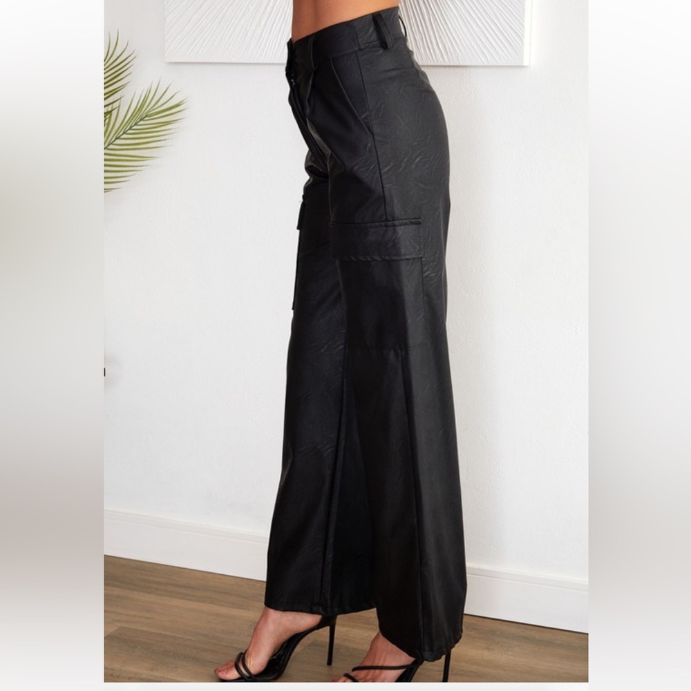 NEW CLASSY WIDE LEG FAUX LEATHER CARGO PANT BLACK - Picture 5 of 7